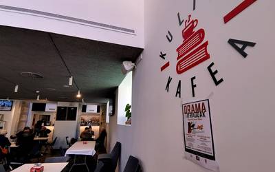 Luntxa eta kontzertua Aita Agirreko Kultur Kafearen irekieran