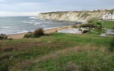 Uraren kalitatea bainurako egokia da berriro ere Uribe Kostako hondartzetan
