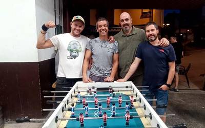 Oscar Mazariegosek eta Juanjo Cuencak irabazi dute Mendaron antolatutako futbolin txapelketa