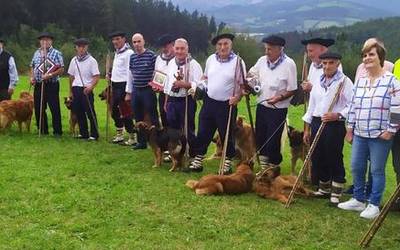 Enrike Mendiguren eta Laia txakurra garaile Euskal herriko Ardi Txakur Txapelketan, Garain