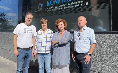 Durangoko Azokak hitzarmena sinatu du Konfekoop Euskadiko Kooperatiben Konfederazioagaz