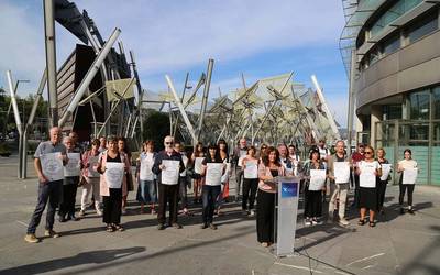 Euskararen aurkako oldarraldi judizialaren kontra, manifestaziora deitu du euskalgintzak azaroaren 4rako