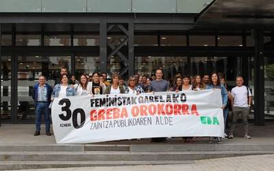 ELAren eskualdeko ordezkariek bat egin dute azaroaren 30eko greba feministarekin