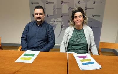 Sozialistek ere tasak eta zergak izoztea proposatu dute