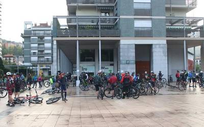 Mondranbike martxa egin dute, mendiko ziklisten gozamenerako