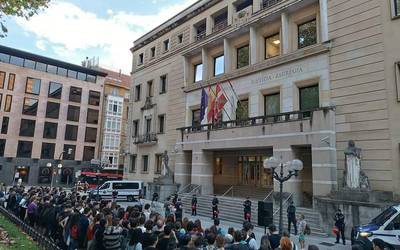 "Leioako 5ak" ez dira espetxean sartuko, fiskaltzak zigor-eskaera murriztu ostean