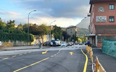 Trafikoa berrantolatzeko biribilgune txiki bat ipiniko dute Larrasoloetan