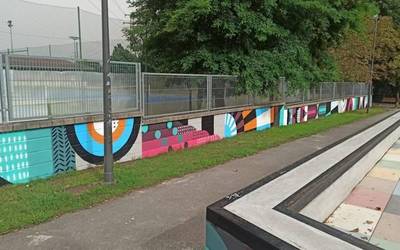 Txibitenako skate parkeko hormak margotu dituzte