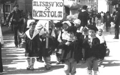 Diputazioak Nafarroako ikastolen festa antolatzen zuenekoa