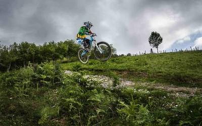Asteburu honetan IrriSarri Bike Enduro txapelketa jokatuko da Igantzin