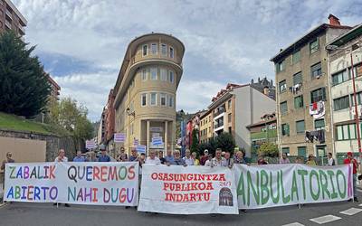 Protestak hasi zituztenean baino okerragoa dela egoera salatu du 24/7 Plataformak