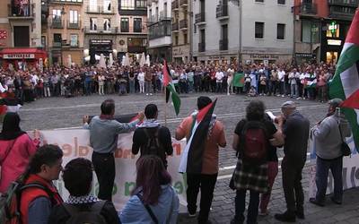 Palestinarren aurkako genozidioa salatu dute Iruñean