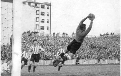 Jose María Echevarria "Josetxu" Athleticeko atezain historikoak Zamora saria jaso du 57 urte beranduago
