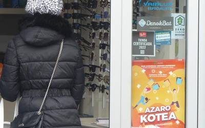 Hamargarren Azarokotea hemen da