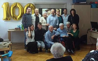 100 urte bete ditu Petra Arana elgoibartarrak
