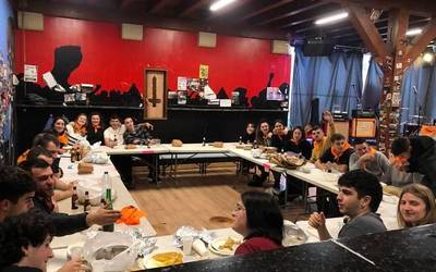 Herriko gazteek hasi dute asanbladako 17. urteurrena ospatzeko festa