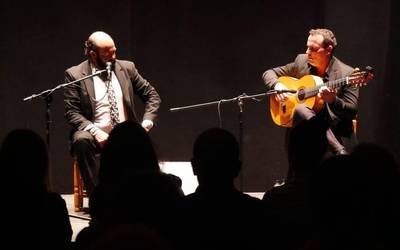 Miguel de Tena eta Antonio Caceres protagonista Andaluziar Etxearen Flamenko Jaialdian