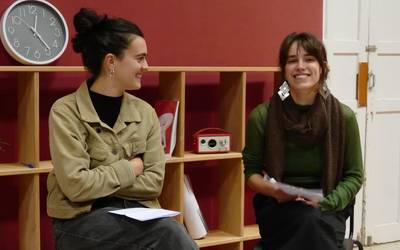 Itaiako Nora Ganzarain eta Eider Agirre, azaroaren 30eko grebaz