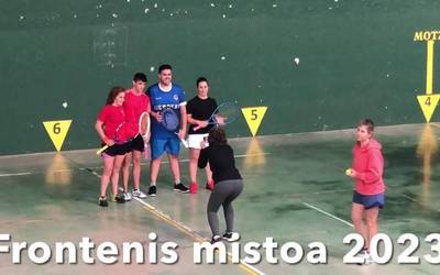 Maila altuko frontenis txapelketa