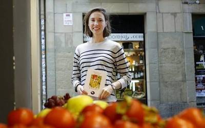 Oihane Zuberoa Garmendia idazlearekin, 'Bi aldiz iraun' poesia liburuaz