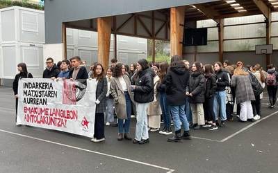 "Indarkeria matxistari antolakuntzaz aurre egitearen garrantzia" aldarrikatu dute Ikasle Abertzaleek