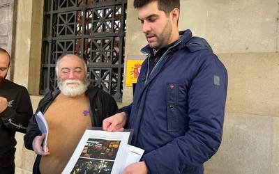 Azken asteotako manifestazioetan erakutsitako ikur frankistak salatu ditu Zurekin Nafarroak