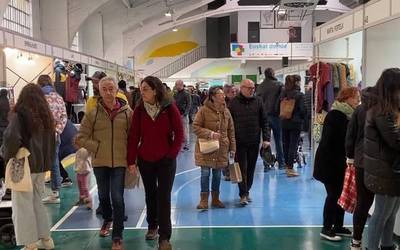 [BIDEOA]: Euskal Herriko 54 artisauren lanak, Euskal Dendan eskuragarri