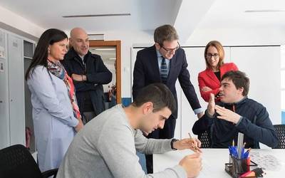 Autismoa duten gazteentzako zentroa ireki dute Gasteizen