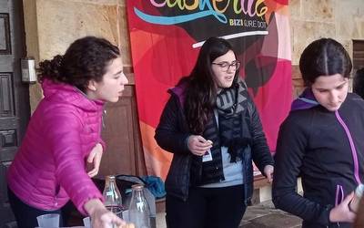Euskararen Eguneko 'online' lehiaketako irabazleak Laurane Zubia eta Blanca Rosa Maskariano dira