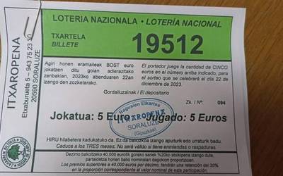 Gabonetako loteriaren zenbakia aldrebestuta