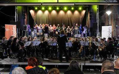 Danbolin musika eskolako bandaren kontzertua