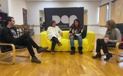 Antzezlan berria estreinatu du DAPen 'Bai eta gainera' taldeak