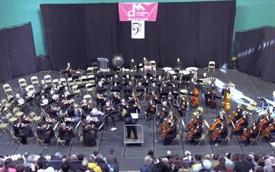 Arrasateko Orkestra Sinfonikoak 'Ametsak betetzen' kontzertua eskaini du Arrasate Musikalen 50. urteurrenean