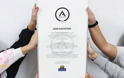Jado Ikastexeak Kudeaketa Aurreratuaren Diploma eskuratu du