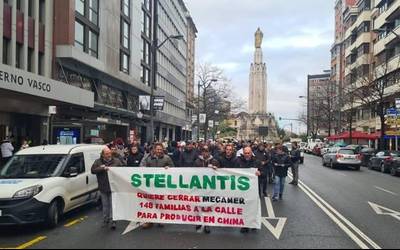 Alternatiba ekosozialaren aldeko manifestazioa egin dute Mecanerreko langileek Bilbon