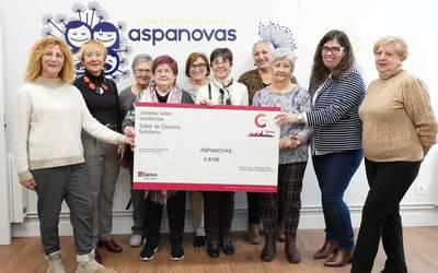 5.815 euro Aspanovas elkartearentzat, Joste Solidarioaren tailerrean egindako arropen salmentetan ateratakoak