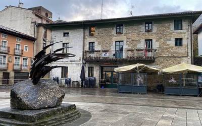 Aparkalekurako, auzobideetarako eta hilerrirako inbertsioak Mañariko 2024ko aurrekontuetan