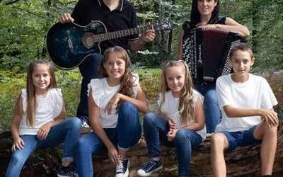 Jaione Olazabal eta familiak diskoa kaleratu berri dute