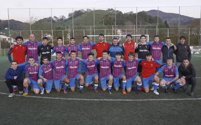 Gipuzkoako Gorengoen maila begiz joa dauka Gure Txokoa futbol taldeak