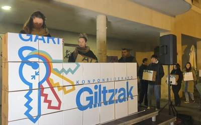 Puzzlea osatuta irudikatu dute 'konponbiderako giltza' izateko eskaera