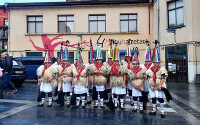 Joaldunak harat-honatean dabiltza eguberrietan