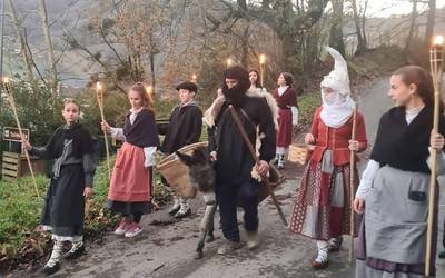 Txokolate beroa eta ipuin kontalaria izanen dituzte Etxalarren Errege egunean