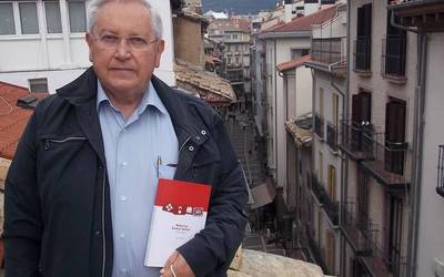 Patxi Zabaletak solasaldia eskainiko du ilbeltzaren 12an Igantzin