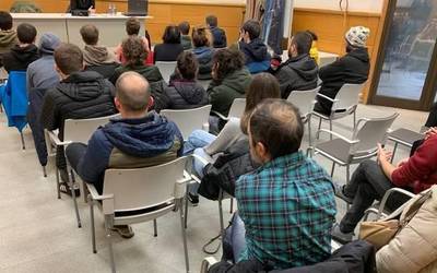 “Oraingoz, Aiaraldean ez dugu Kontseilu Sozialistarik, baina eskualdeko langileria gonbidatu nahi dugu bakoitzak ahal duen neurrian gurekin parte hart