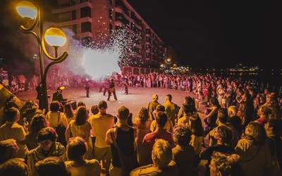 Deabru Beltzak antzerki talde euskaldunak txileko Teatro a Mil jaialdian parte hartuko du