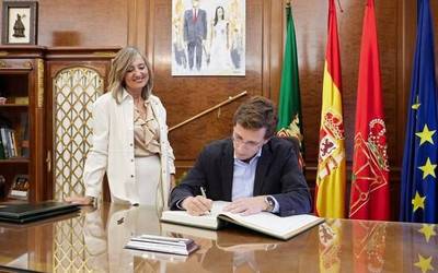 Ibarrolak bultzaturiko Iruñeko eta Madrilgo udalen arteko protokoloa ez da inon azaltzen