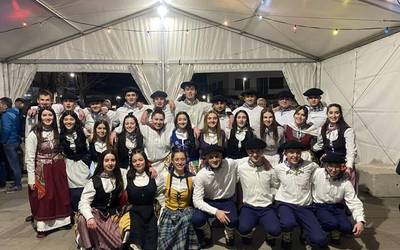 "Emozioa sentitzen dugu  dantza herriari erakusten"