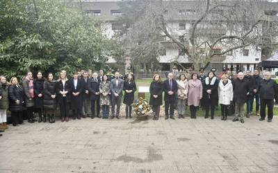 Miguel Angel Blancoren omenezko lorategia inauguratu dute