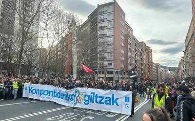 'Konponbiderako giltzak' lelopean milaka lagun elkartu dira gaur Bilbon