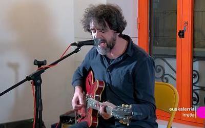 Gorka Urbizuren 'Janela bat', zuzenean